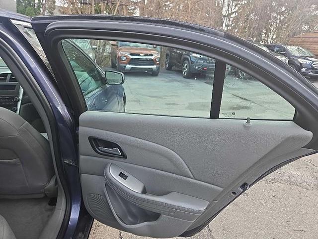 Photo of 2015 Blue Chevrolet Malibu