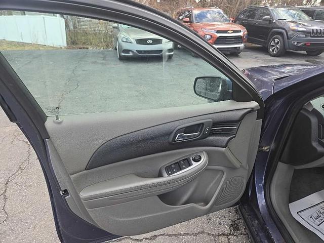 Photo of 2015 Blue Chevrolet Malibu