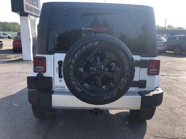 Photo of 2015 White Jeep Wrangler Unlimited