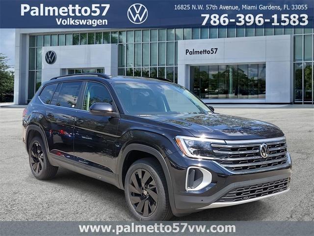 Photo of 2025 Deep Black Pearl Effect Volkswagen Atlas