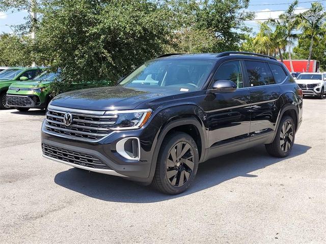 Photo of 2025 Deep Black Pearl Effect Volkswagen Atlas