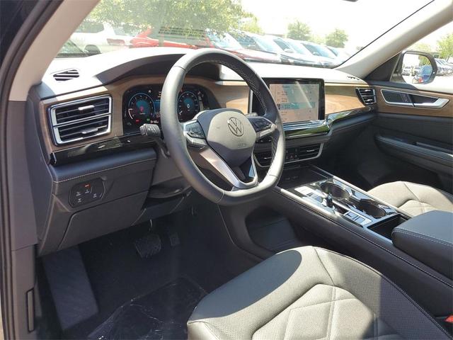 Photo of 2025 Deep Black Pearl Effect Volkswagen Atlas