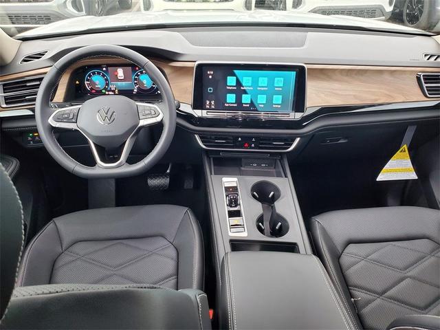 Photo of 2026 Opal White Pearl Volkswagen Atlas