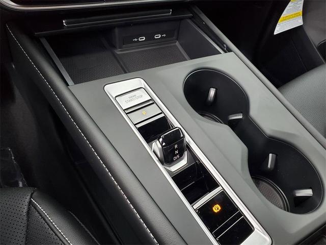 Photo of 2026 Opal White Pearl Volkswagen Atlas