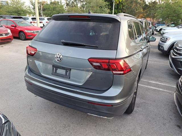 Photo of 2021 Platinum Gray Metallic Volkswagen Tiguan