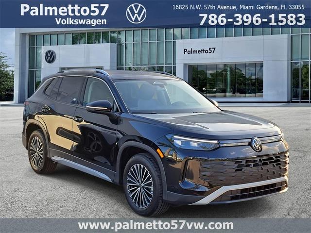 Photo of 2025 Deep Black Pearl Effect Volkswagen Tiguan