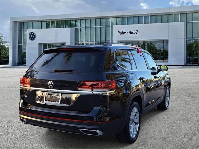 Photo of 2021 Deep Black Pearl Effect Volkswagen Atlas