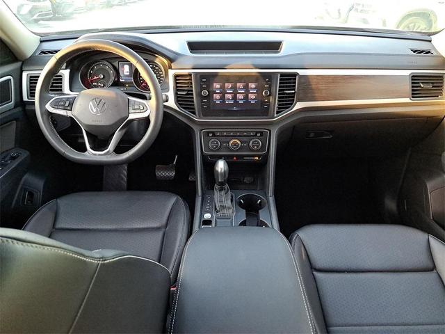 Photo of 2021 Deep Black Pearl Effect Volkswagen Atlas