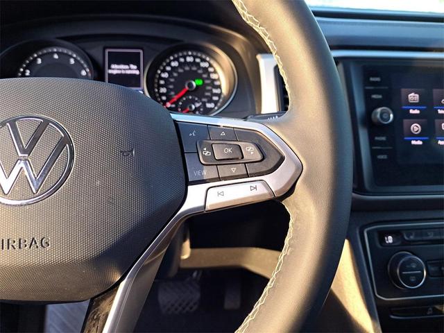 Photo of 2021 Deep Black Pearl Effect Volkswagen Atlas