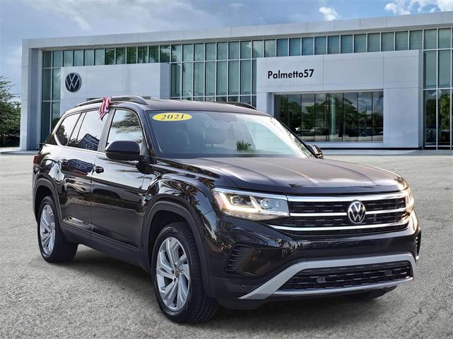Photo of 2021 Deep Black Pearl Effect Volkswagen Atlas
