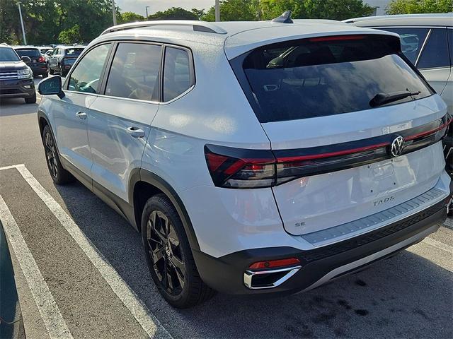 Photo of 2025 Pure White Volkswagen Taos