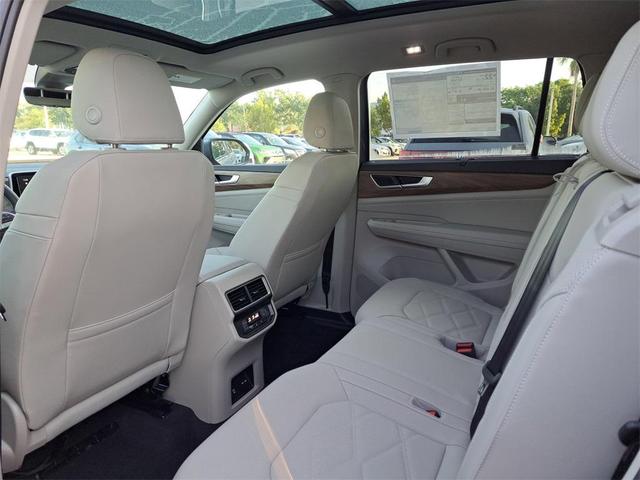 Photo of 2025 Platinum Gray Metallic Volkswagen Atlas