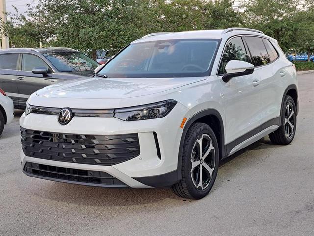 Photo of 2025 Pure White Volkswagen Tiguan