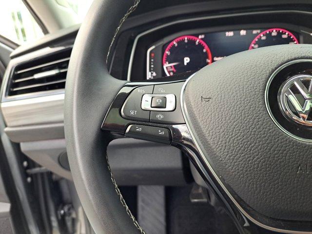 Photo of 2021 Platinum Gray Metallic Volkswagen Jetta