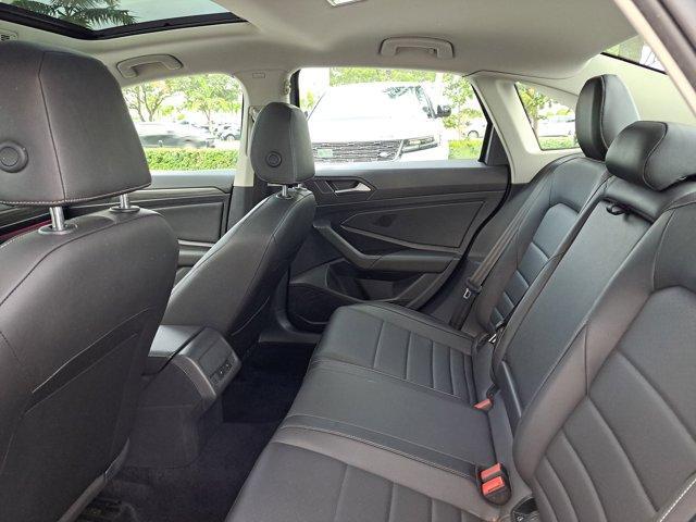 Photo of 2021 Platinum Gray Metallic Volkswagen Jetta