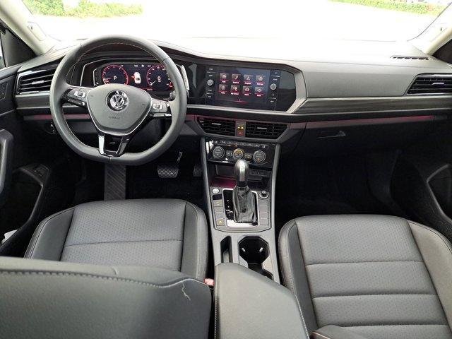 Photo of 2021 Platinum Gray Metallic Volkswagen Jetta