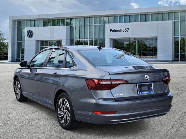 Photo of 2021 Platinum Gray Metallic Volkswagen Jetta