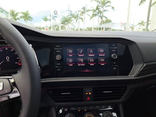 Photo of 2021 Platinum Gray Metallic Volkswagen Jetta