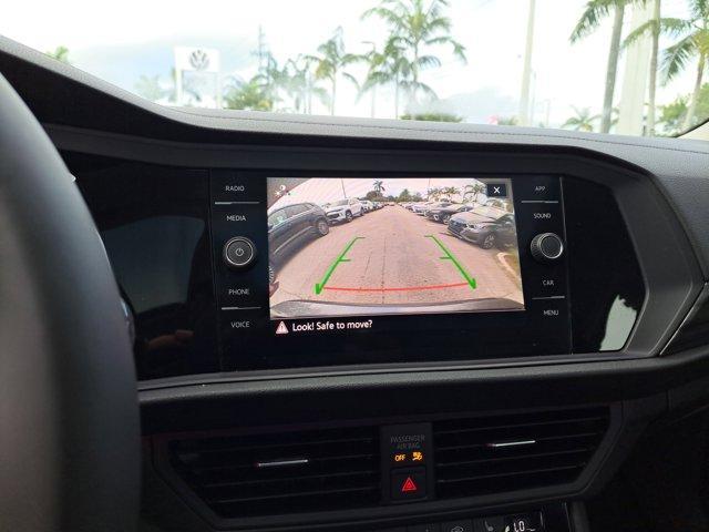 Photo of 2021 Platinum Gray Metallic Volkswagen Jetta