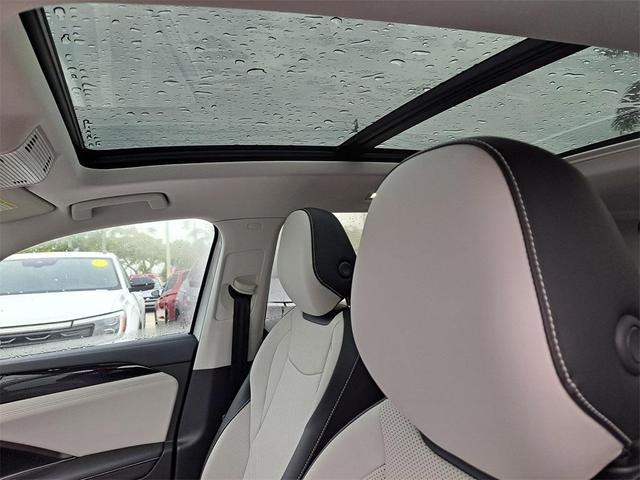 Photo of 2025 Pure White Volkswagen Tiguan
