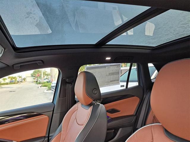 Photo of 2025 Opal White Pearl Effect Volkswagen Tiguan