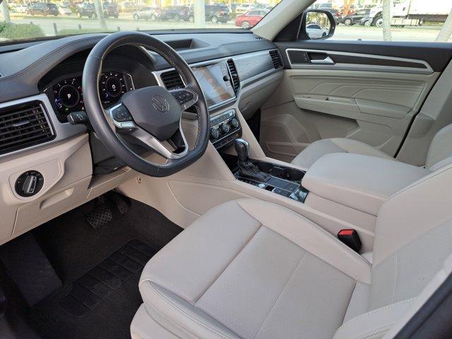 Photo of 2022 Deep Black Pearl Effect Volkswagen Atlas