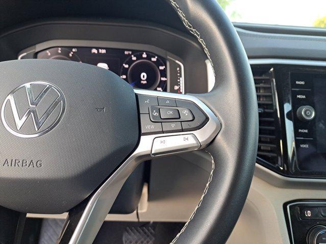 Photo of 2022 Deep Black Pearl Effect Volkswagen Atlas