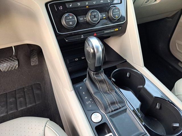 Photo of 2022 Deep Black Pearl Effect Volkswagen Atlas