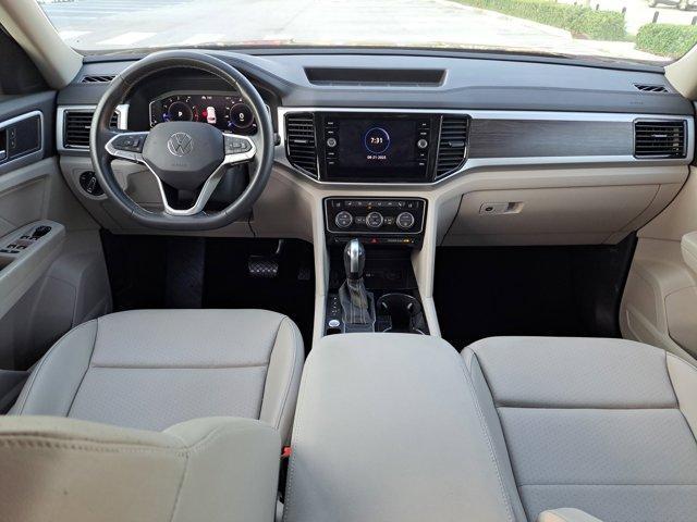 Photo of 2022 Deep Black Pearl Effect Volkswagen Atlas