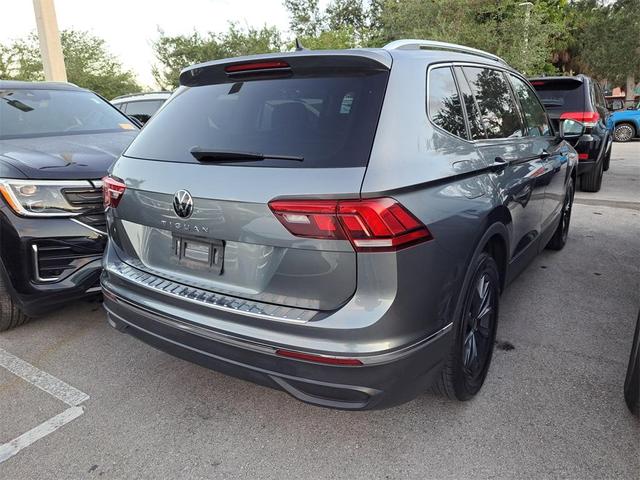 Photo of 2023 Platinum Gray Metallic Volkswagen Tiguan