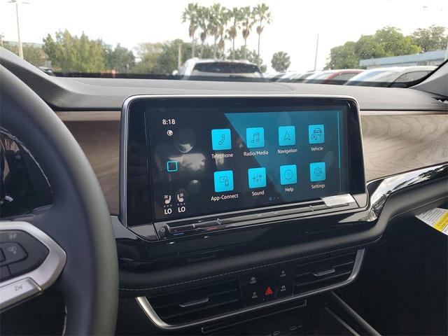 Photo of 2025 Deep Black Pearl Effect Volkswagen Atlas