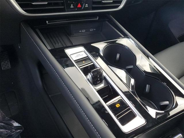 Photo of 2025 Deep Black Pearl Effect Volkswagen Atlas