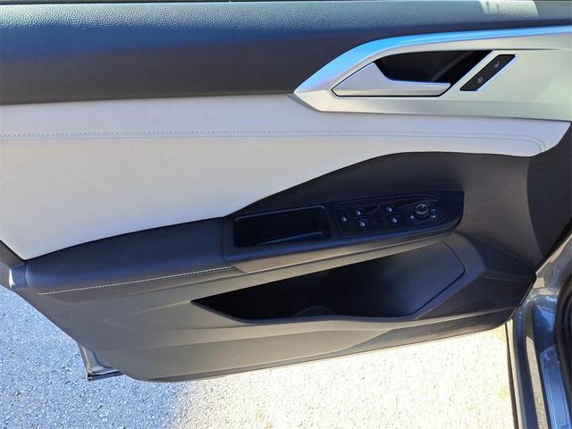 Photo of 2025 Platinum Gray Metallic Volkswagen Taos