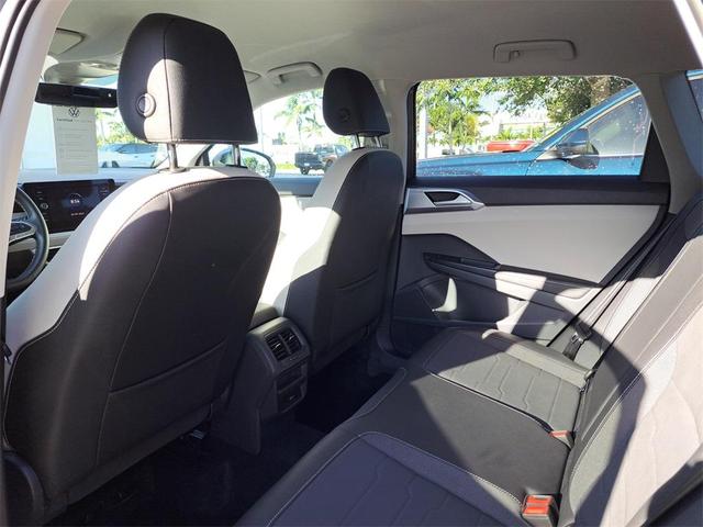 Photo of 2025 Platinum Gray Metallic Volkswagen Taos