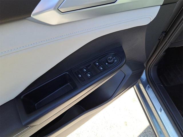 Photo of 2025 Platinum Gray Metallic Volkswagen Taos
