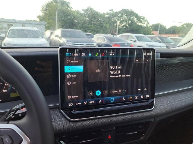 Photo of 2025 Deep Black Pearl Effect Volkswagen Tiguan