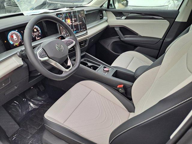 Photo of 2025 Pure White Volkswagen Tiguan