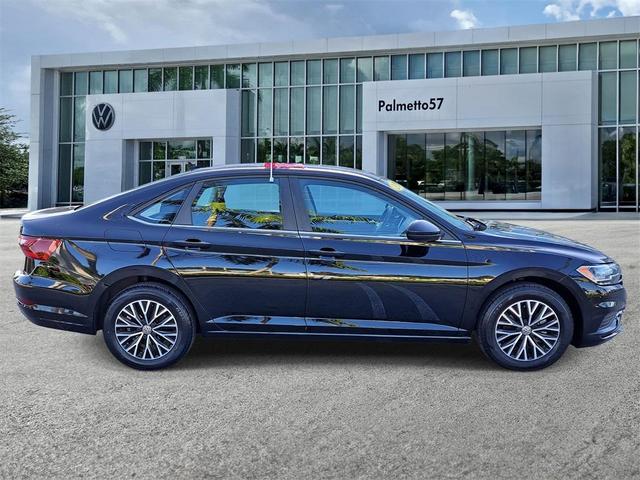 Photo of 2021 Black Volkswagen Jetta