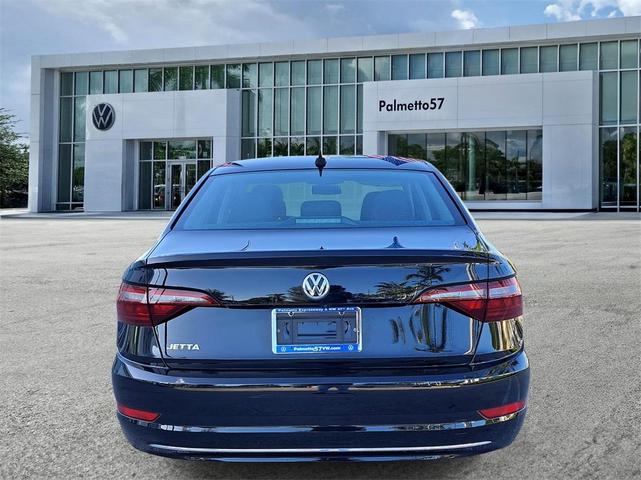Photo of 2021 Black Volkswagen Jetta
