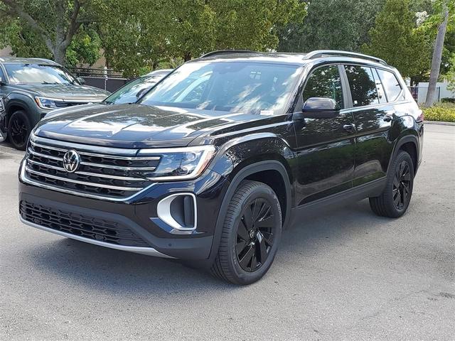 Photo of 2025 Deep Black Pearl Effect Volkswagen Atlas