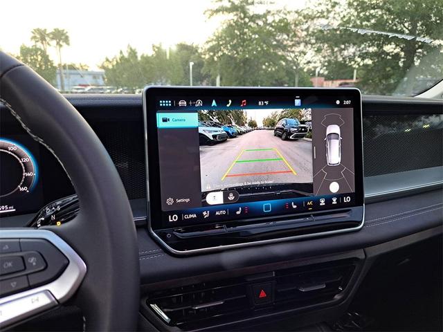 Photo of 2025 Pure White Volkswagen Tiguan