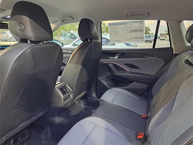 Photo of 2025 Pure White Volkswagen Tiguan