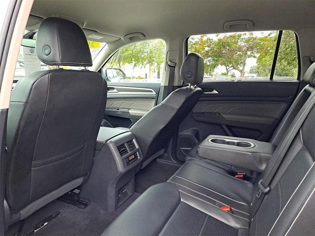 Photo of 2022 Pyrite Silver Metallic Volkswagen Atlas