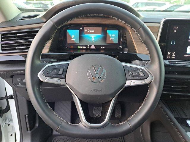 Photo of 2025 Pure White Volkswagen Atlas