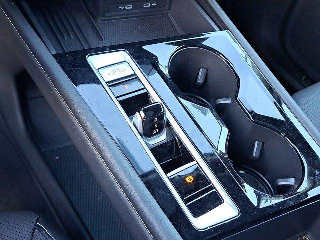 Photo of 2025 Pure White Volkswagen Atlas