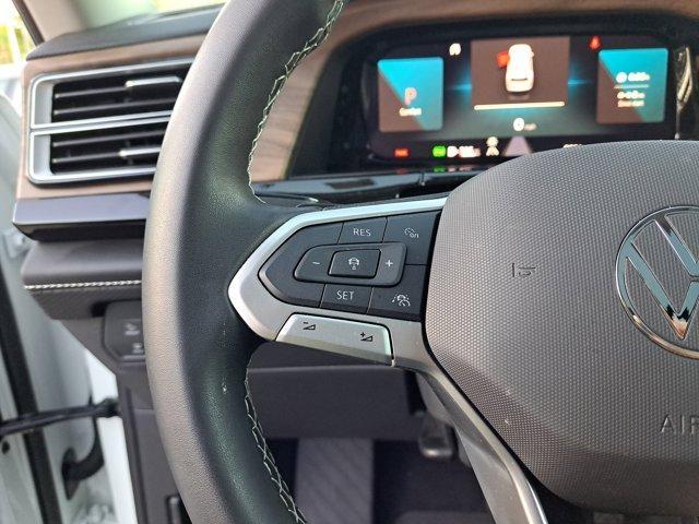 Photo of 2025 Pure White Volkswagen Atlas