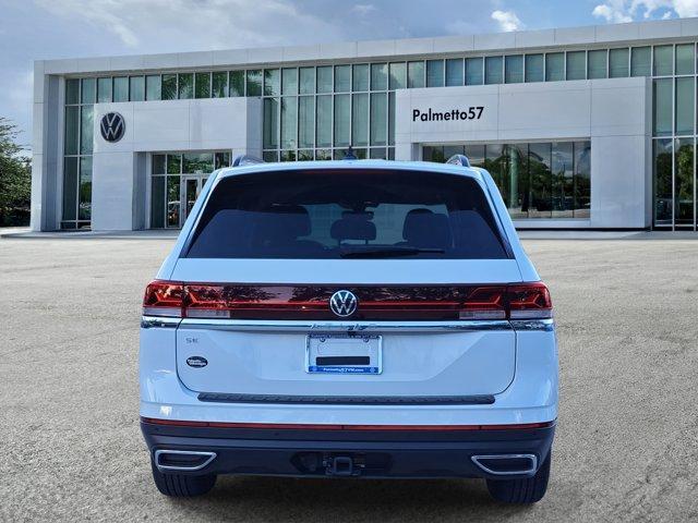 Photo of 2025 Pure White Volkswagen Atlas