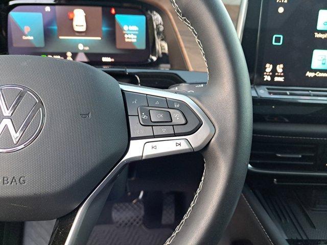 Photo of 2025 Pure White Volkswagen Atlas