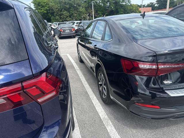 Photo of 2025 Deep Black Pearl Effect Volkswagen Jetta