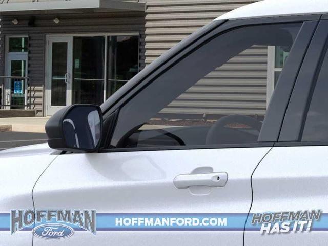 Photo of 2025 Star White Ford Explorer
